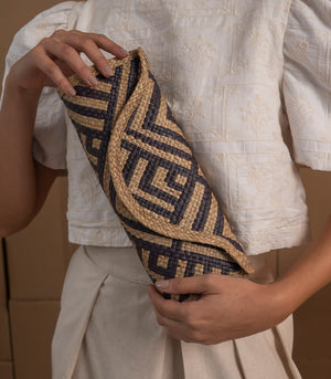 Invictus Design Maya Clutch      Natural Black